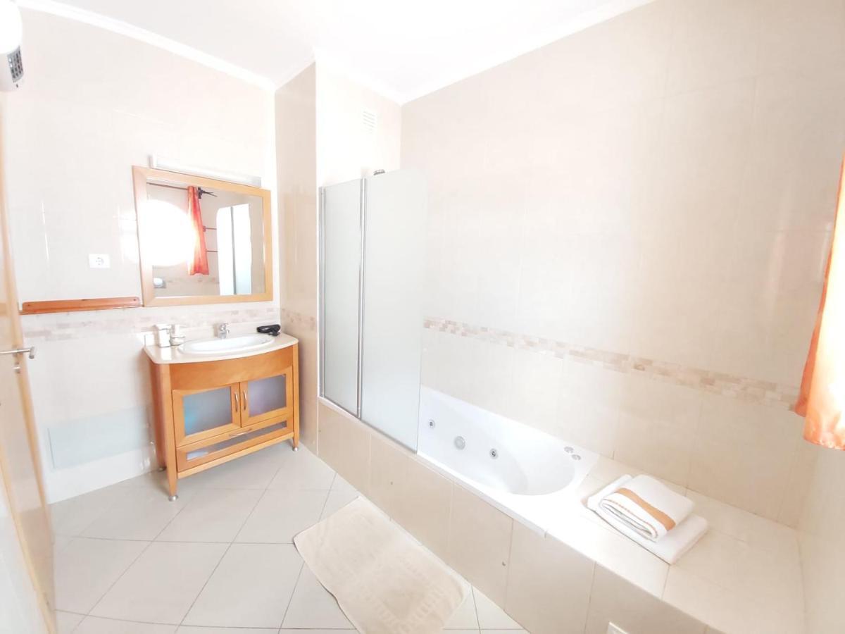 Penthouse With Sea Views Apartment Albufeira Luaran gambar